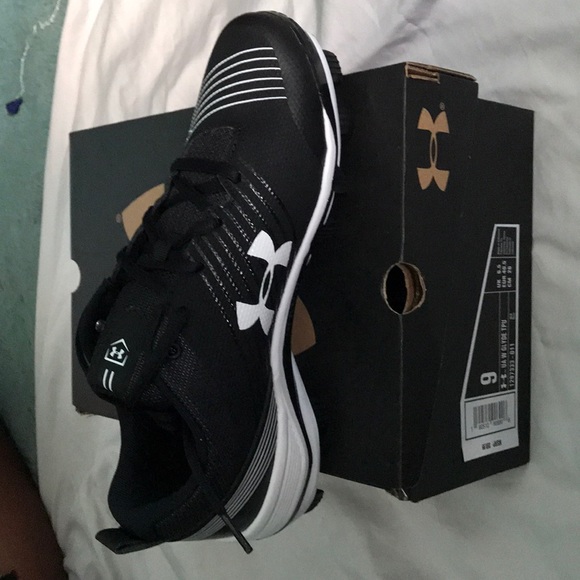 Softball cleats - Picture 4 of 6